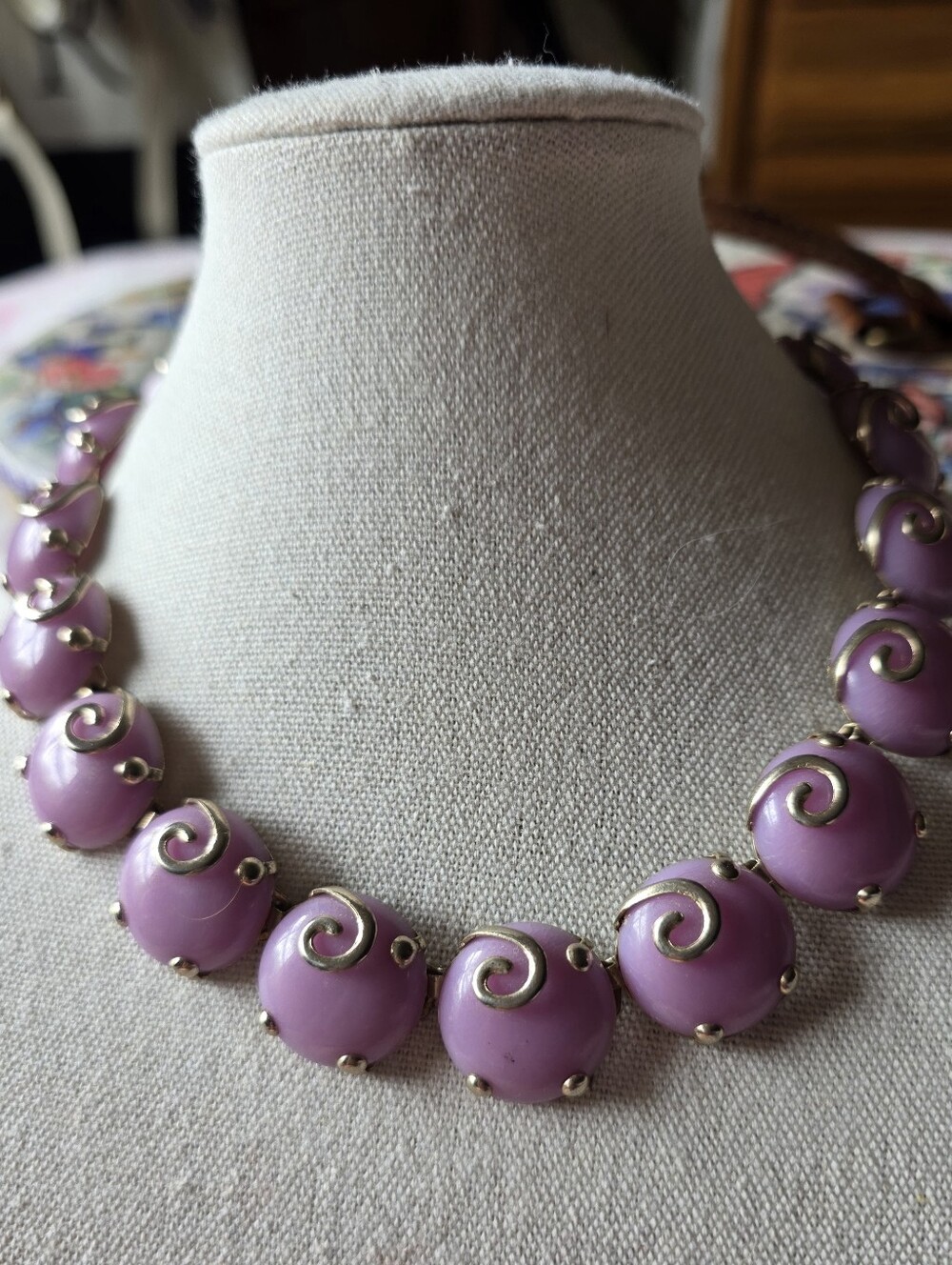Vintage 1950s Lavender Lucite Thermoset Scrol Choker Necklace - Coro Style